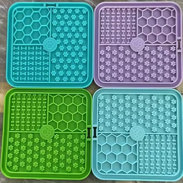 Pet Licking Mat - Lime green comes with cleaning brush and spatula